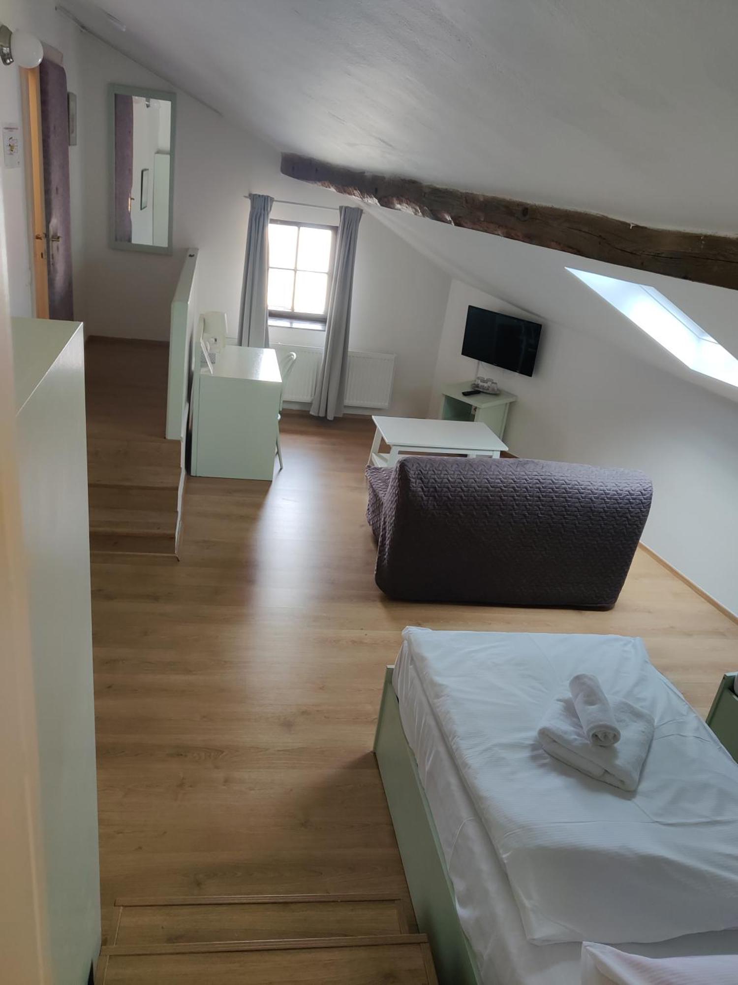 Hotel Celerin Telcz Zewnętrze zdjęcie