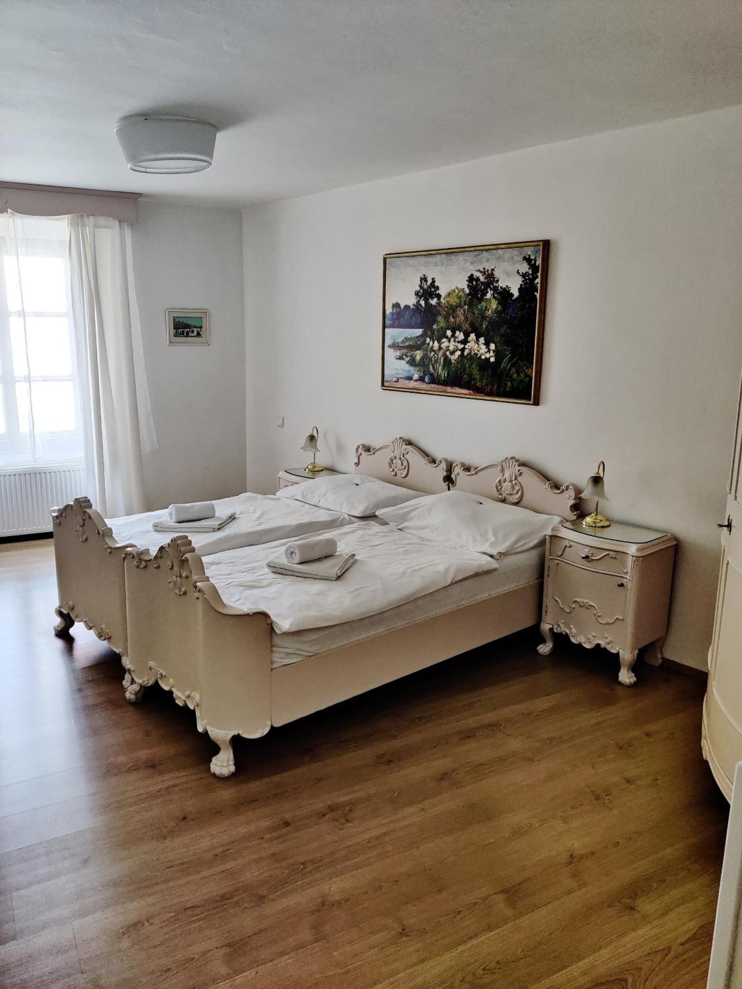 Hotel Celerin Telcz Zewnętrze zdjęcie
