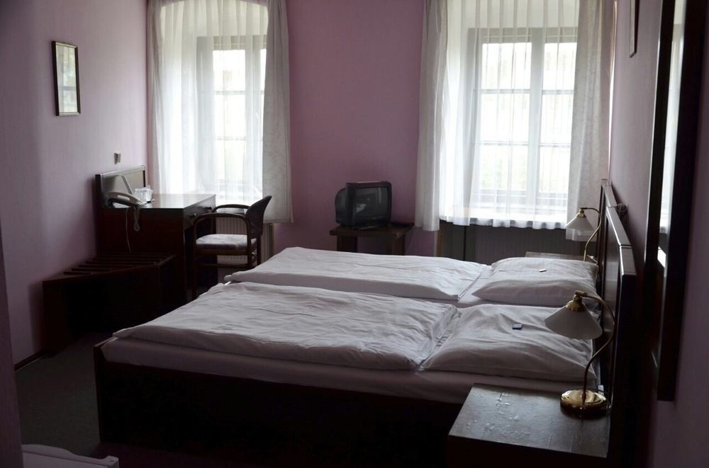 Hotel Celerin Telcz Zewnętrze zdjęcie