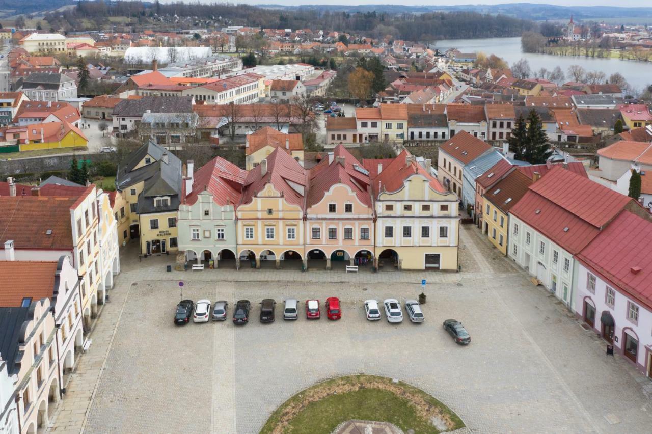 Hotel Celerin Telcz Zewnętrze zdjęcie