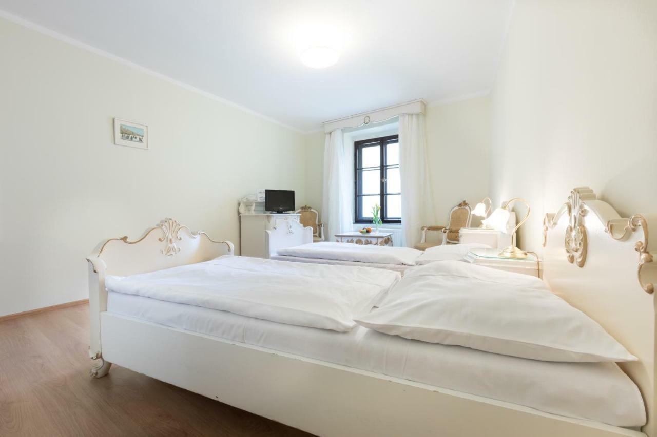 Hotel Celerin Telcz Zewnętrze zdjęcie